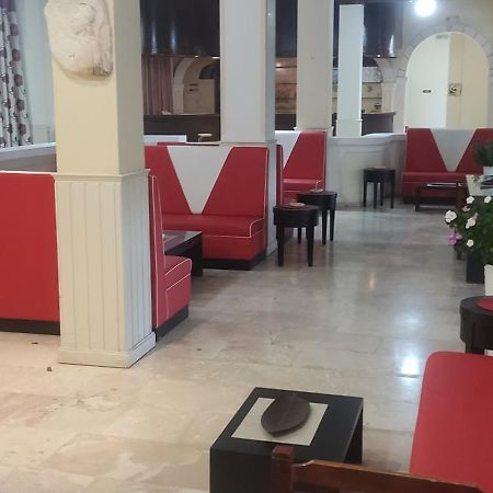Pantheon Hall Hotel Mesongí Екстериор снимка