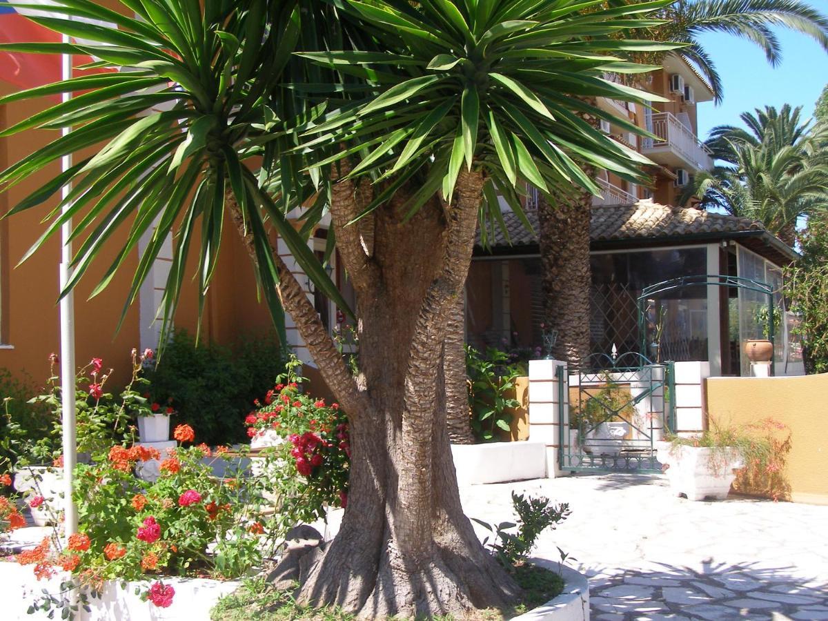 Pantheon Hall Hotel Mesongí Екстериор снимка