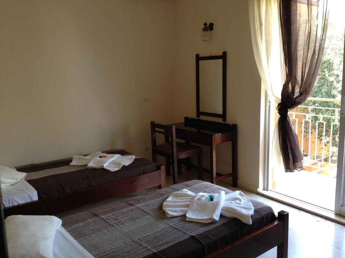 Pantheon Hall Hotel Mesongí Екстериор снимка