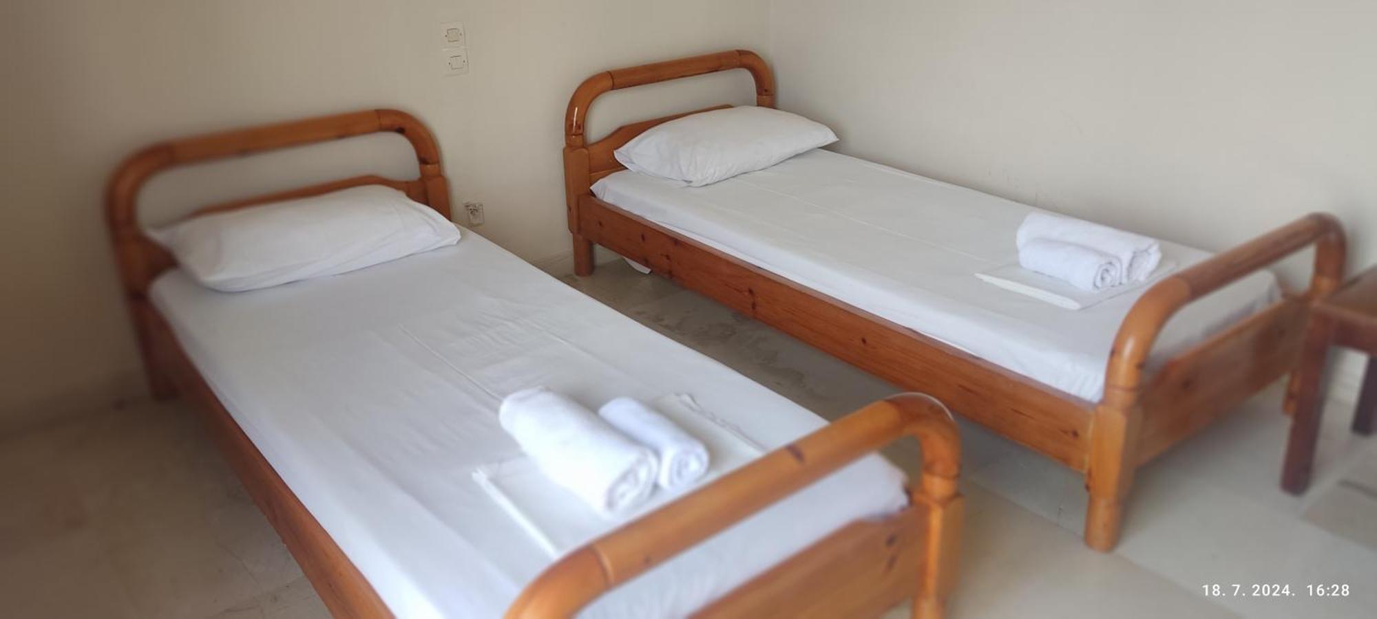Pantheon Hall Hotel Mesongí Екстериор снимка