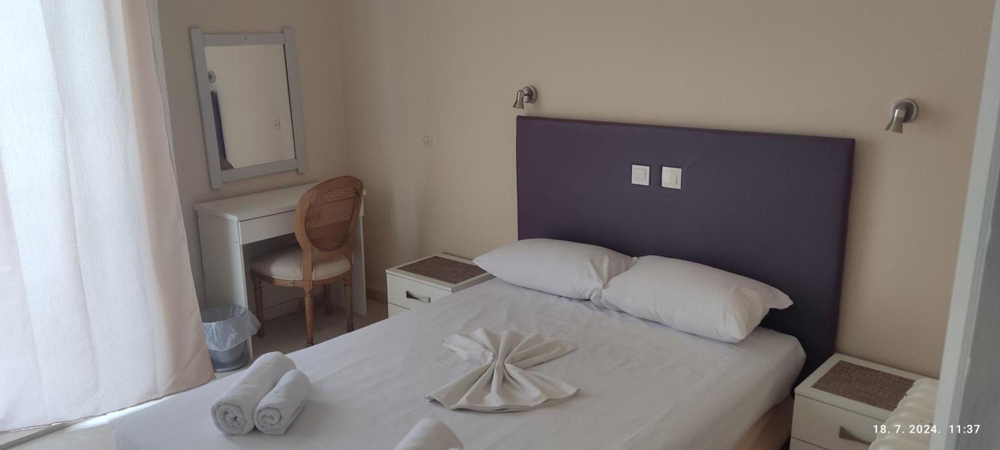Pantheon Hall Hotel Mesongí Екстериор снимка