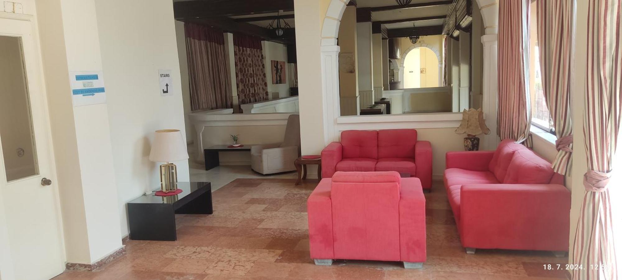 Pantheon Hall Hotel Mesongí Екстериор снимка