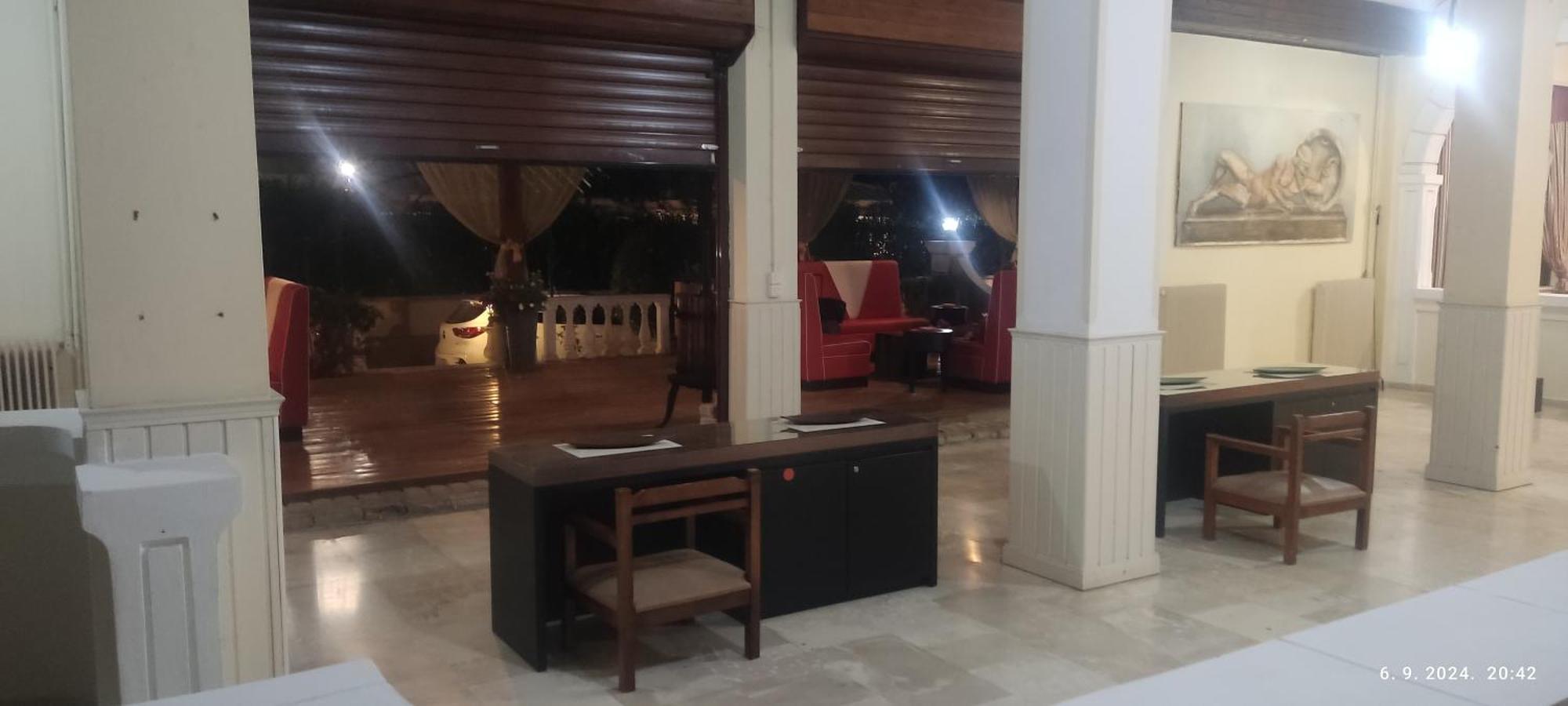 Pantheon Hall Hotel Mesongí Екстериор снимка
