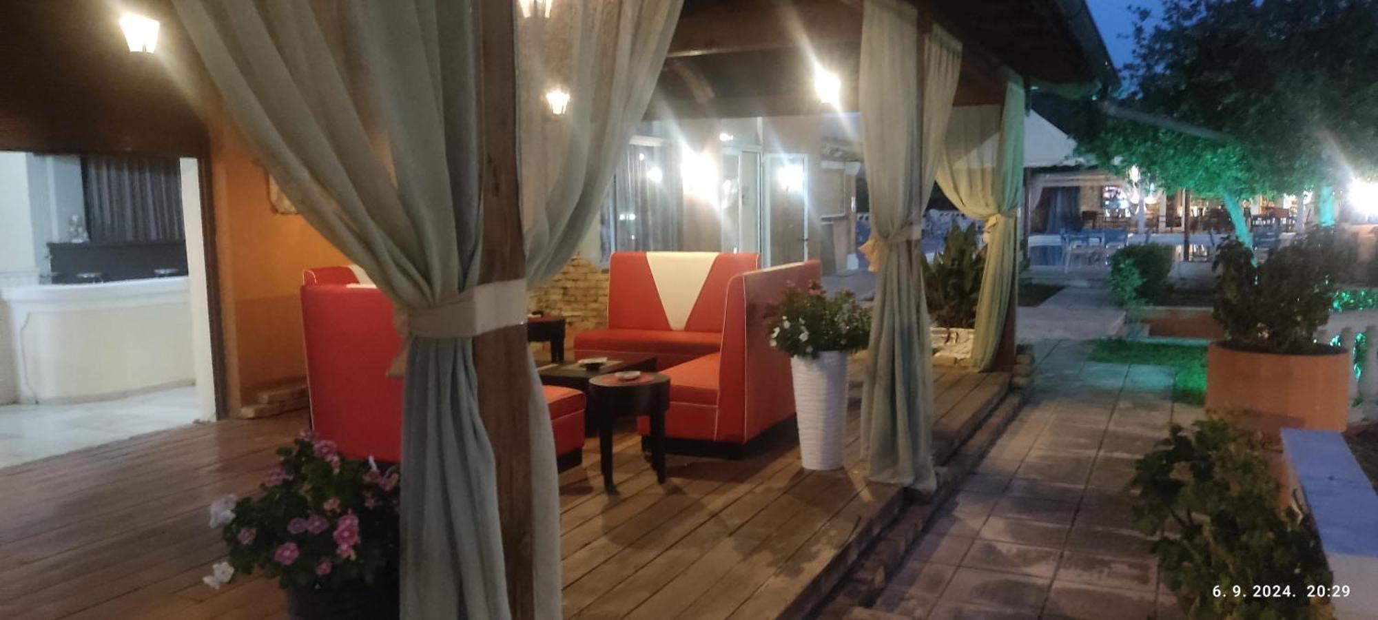 Pantheon Hall Hotel Mesongí Екстериор снимка