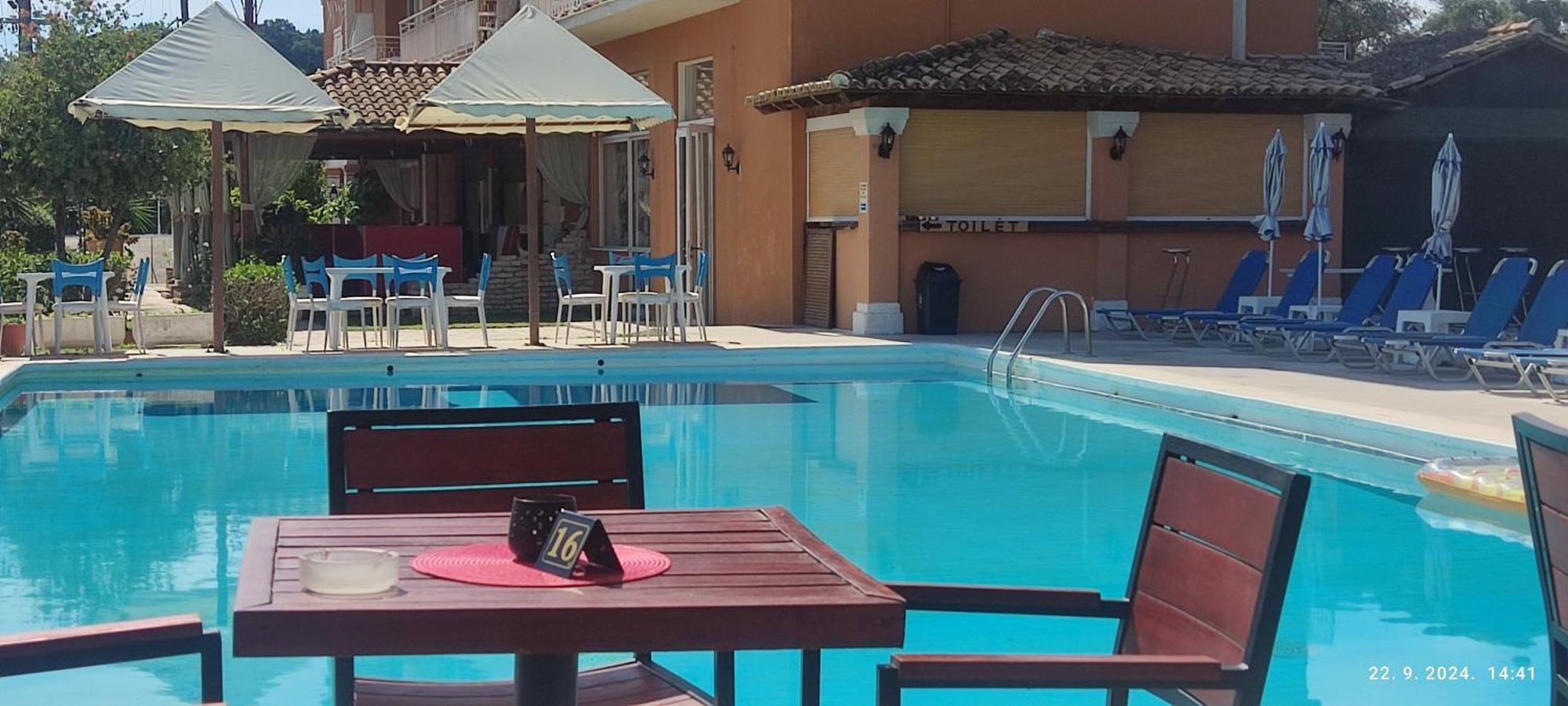 Pantheon Hall Hotel Mesongí Екстериор снимка