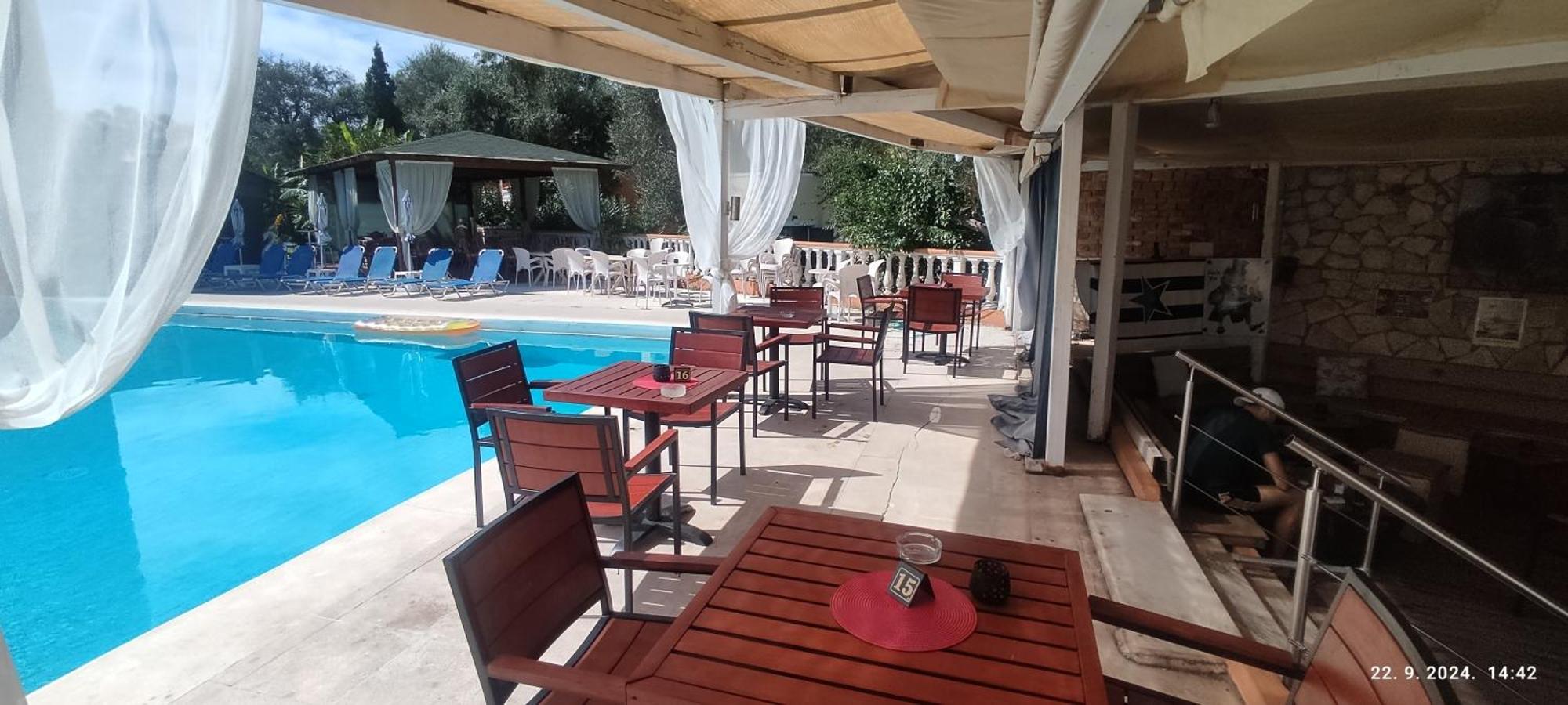 Pantheon Hall Hotel Mesongí Екстериор снимка